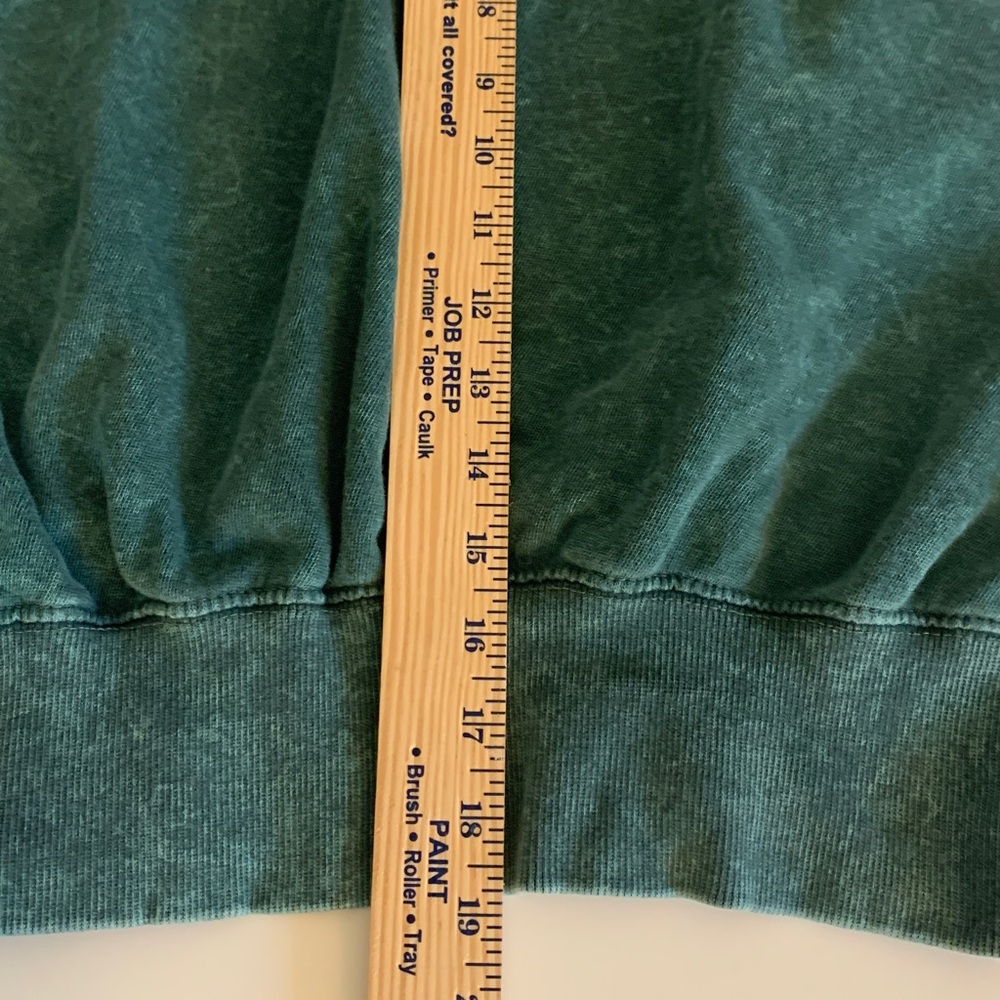 Be You women’s medium Green Cropped Sweatshirt - Picture 10 of 10